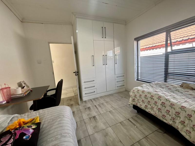 5 Bedroom Property for Sale in Brandwag Free State